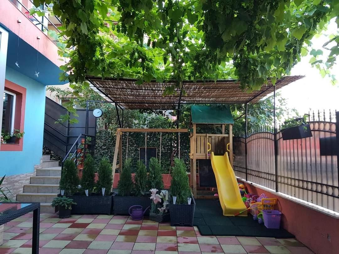 Vila Crinis เอโฟริเอนอร์ด ภายนอก รูปภาพ